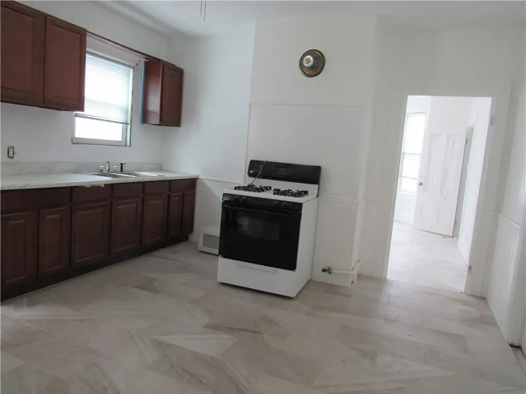 438 East Avenue Pawtucket RI 02860