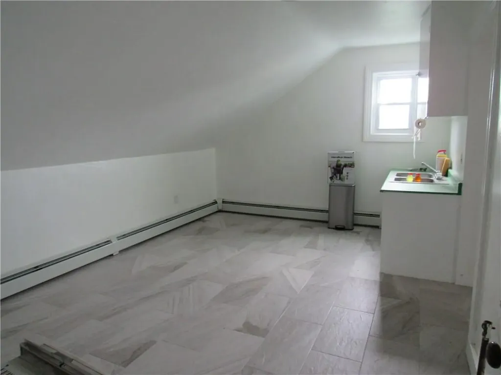 438 East Avenue Pawtucket RI 02860