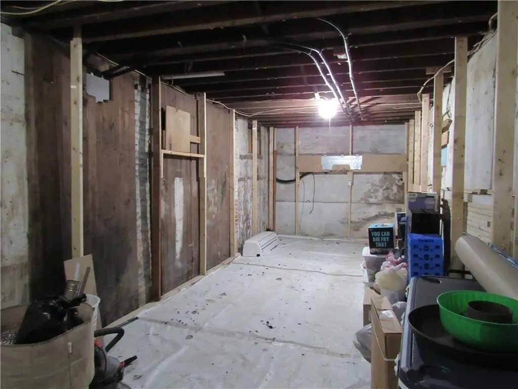 438 East Avenue Pawtucket RI 02860