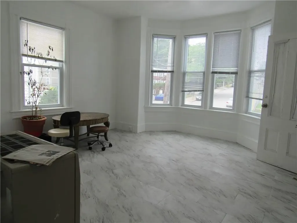 438 East Avenue Pawtucket RI 02860