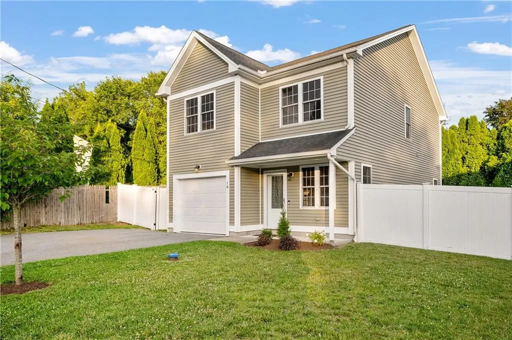 18 Grand Avenue Cumberland RI 02864