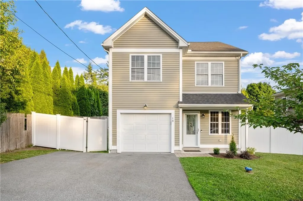 18 Grand Avenue Cumberland RI 02864