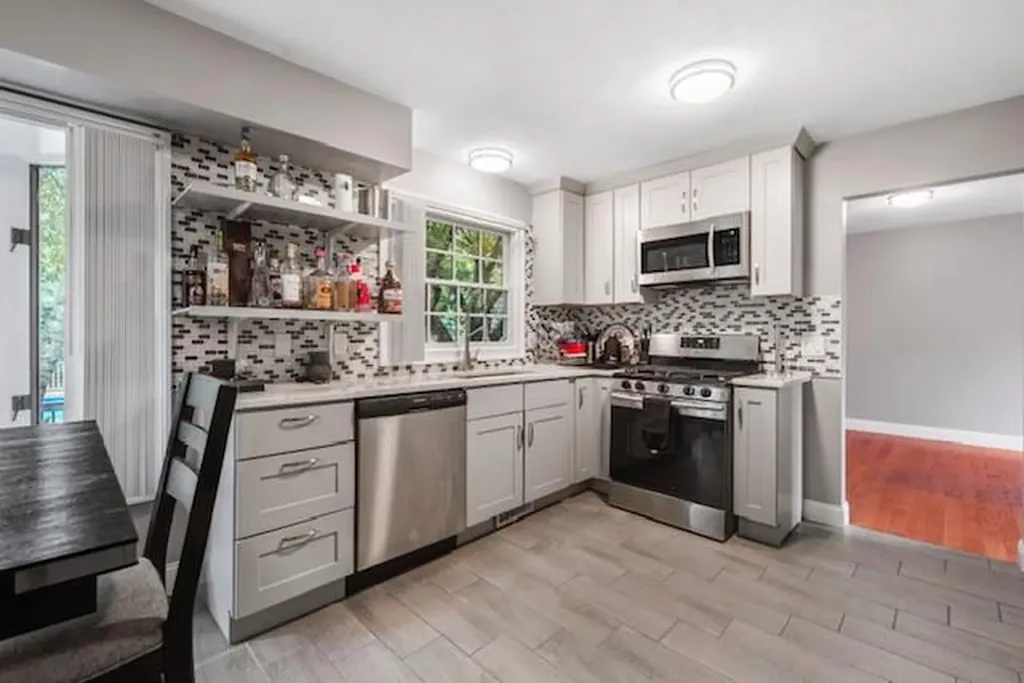 125 Mystery Farms Drive Cranston RI 02921