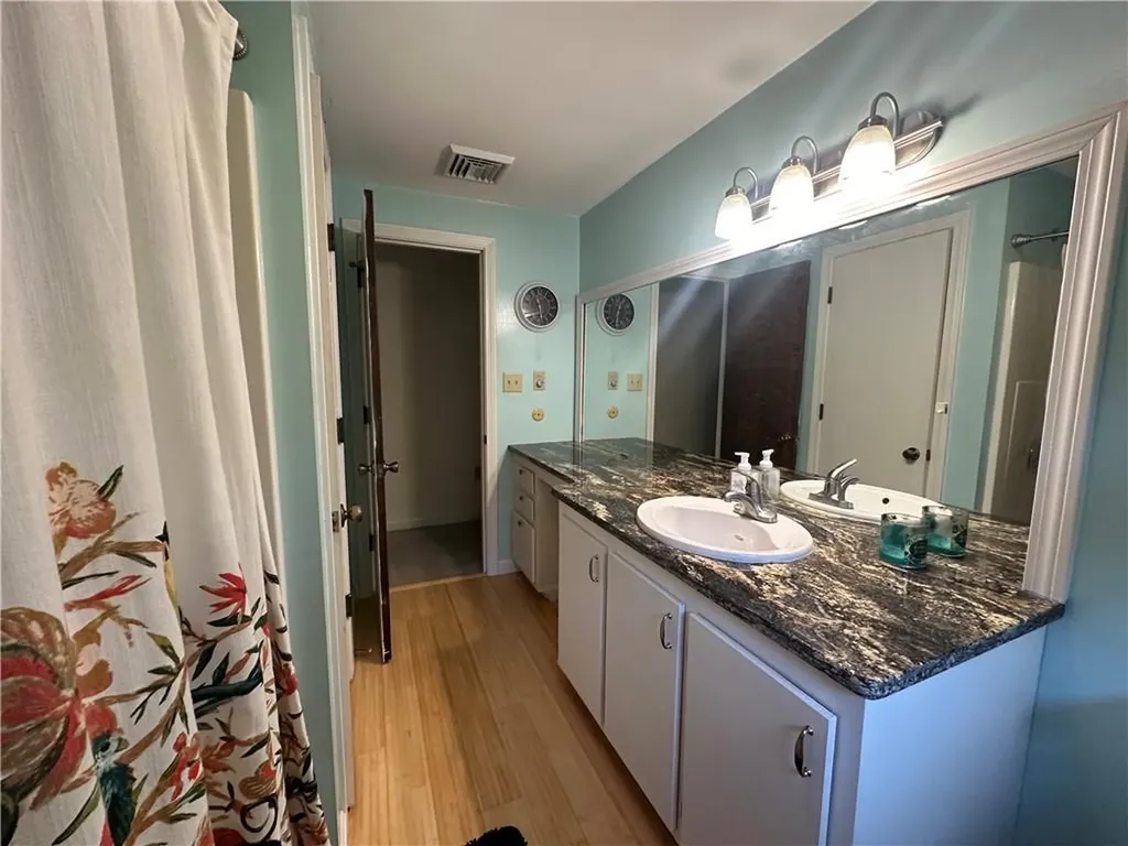 128 Riverside Street Portsmouth RI 02871