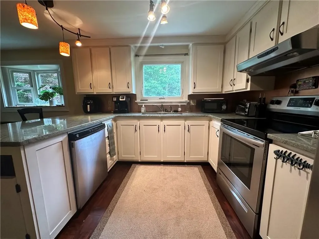 128 Riverside Street Portsmouth RI 02871