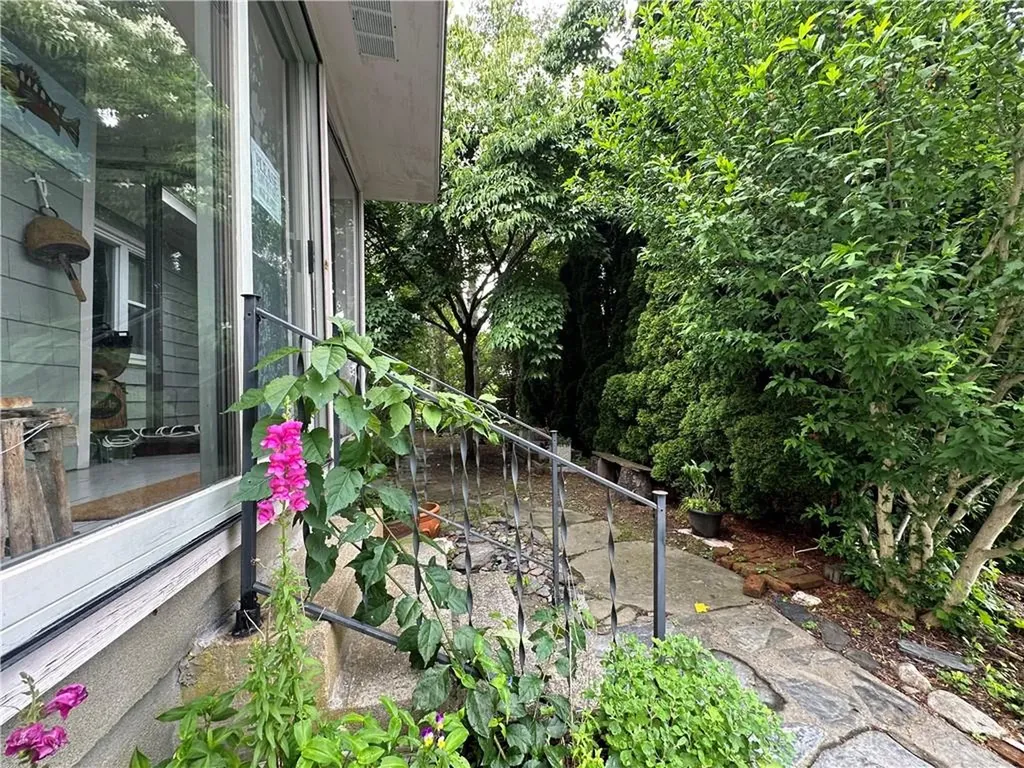 128 Riverside Street Portsmouth RI 02871