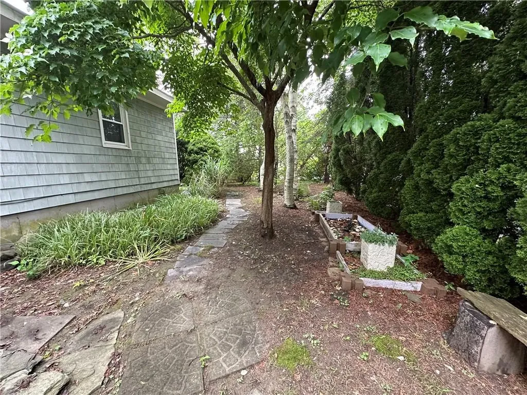 128 Riverside Street Portsmouth RI 02871