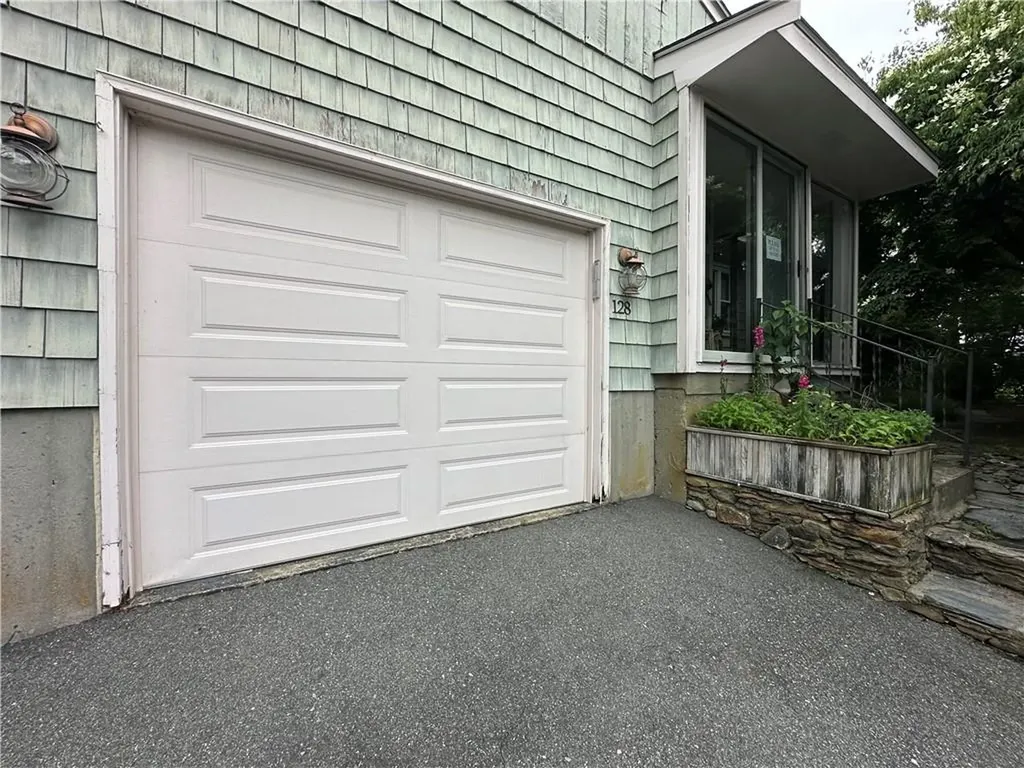 128 Riverside Street Portsmouth RI 02871