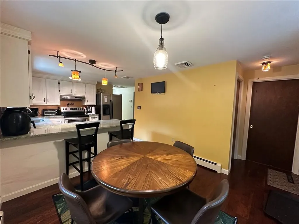 128 Riverside Street Portsmouth RI 02871