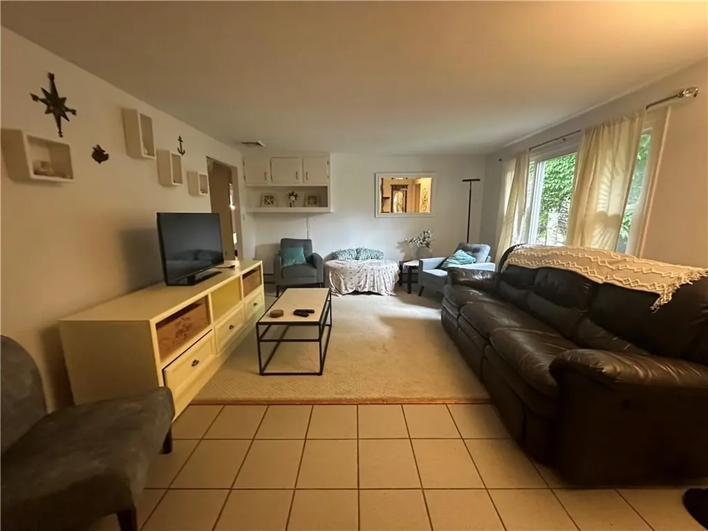128 Riverside Street Portsmouth RI 02871