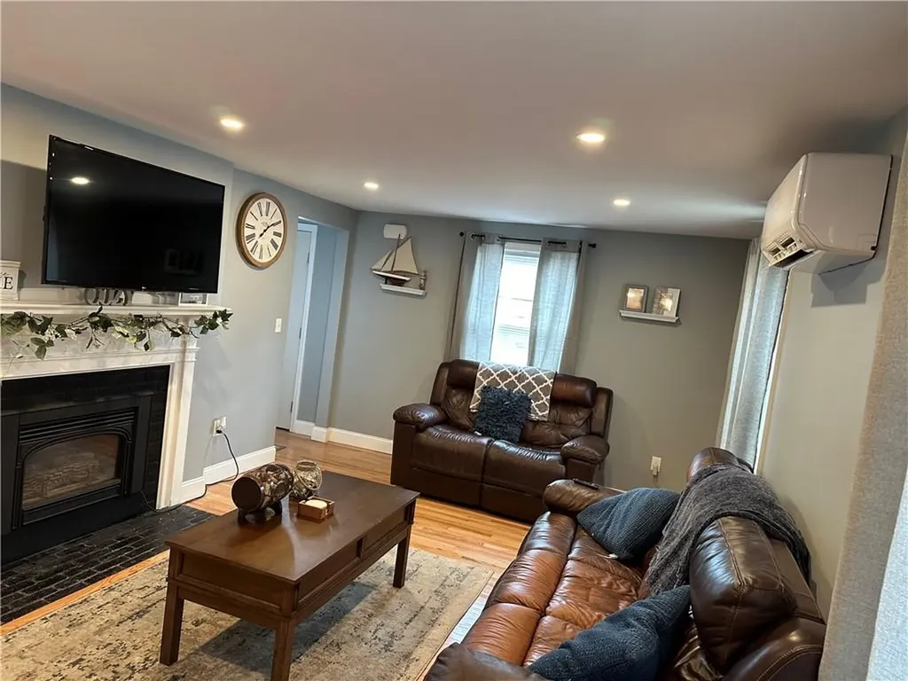 336 Elm Street Warwick RI 02888