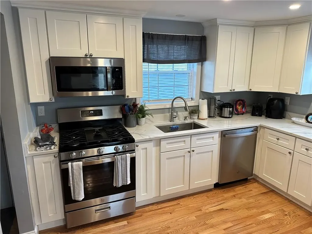 336 Elm Street Warwick RI 02888
