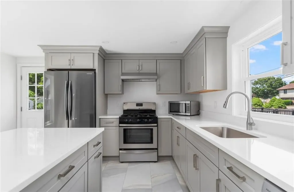 14 Greene Avenue Cranston RI 02920