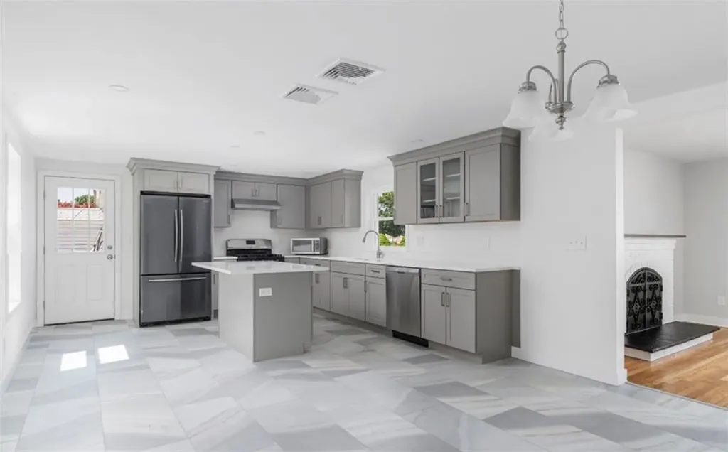 14 Greene Avenue Cranston RI 02920