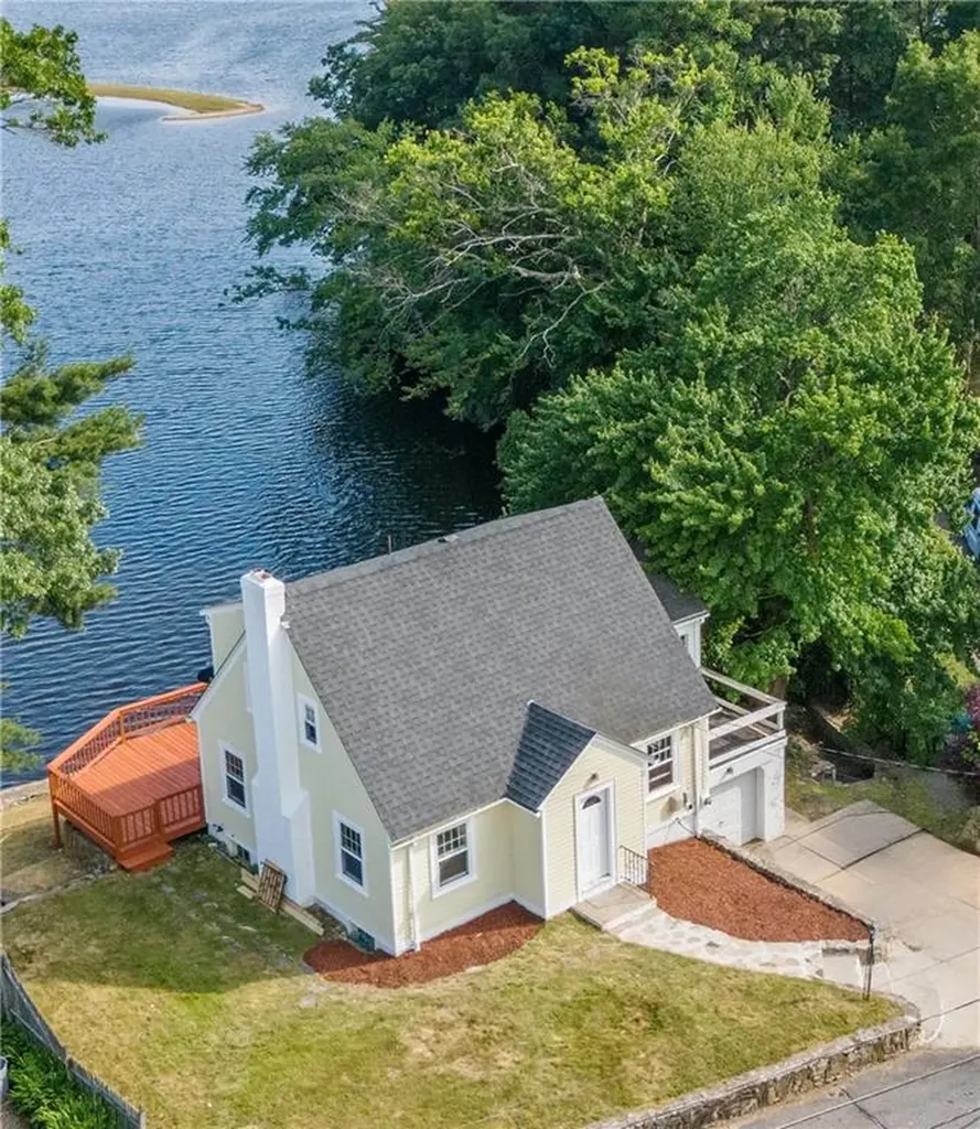 31 Beverly Circle Smithfield RI 02828