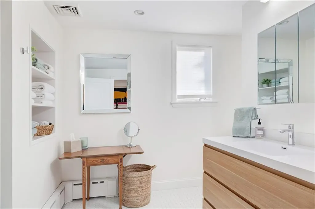 554 Sandy Point Avenue Portsmouth RI 02871