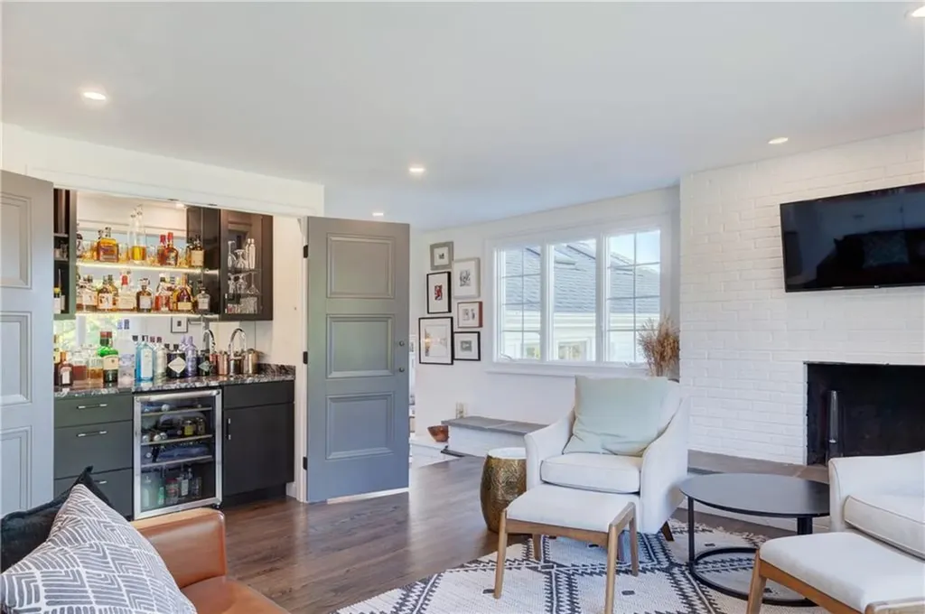 554 Sandy Point Avenue Portsmouth RI 02871