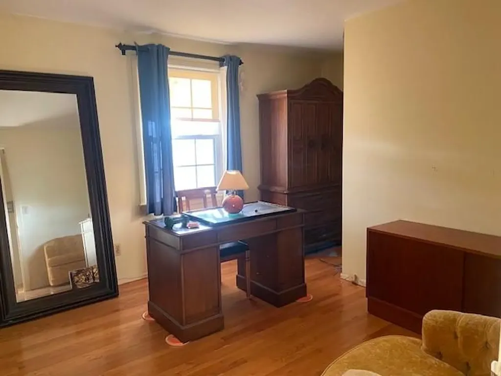 142 Rowe Avenue Pawtucket RI 02861