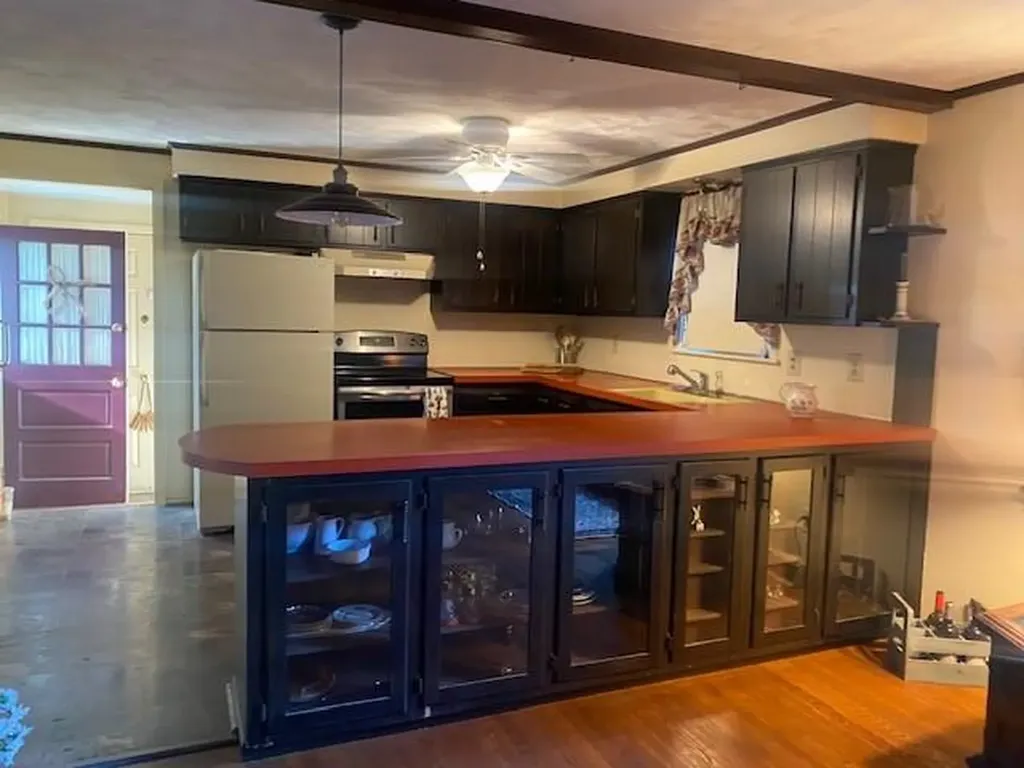 142 Rowe Avenue Pawtucket RI 02861