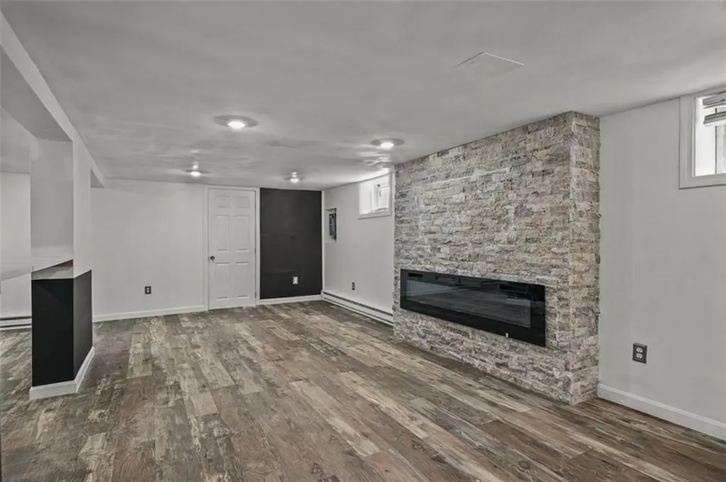 33 Crawford Street Cranston RI 02910