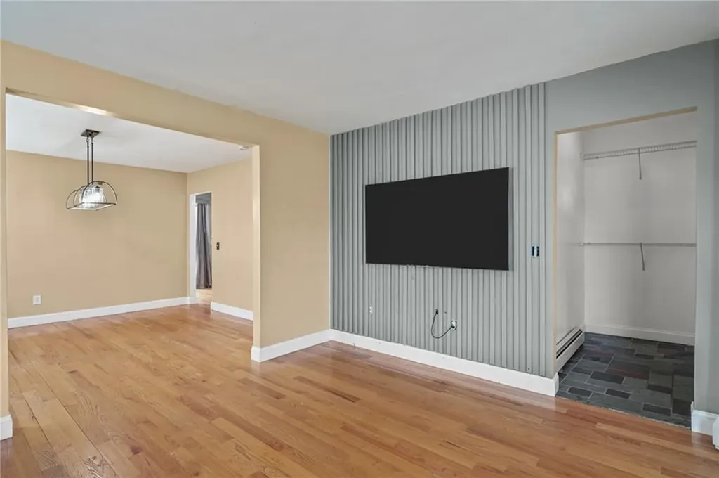 33 Crawford Street Cranston RI 02910