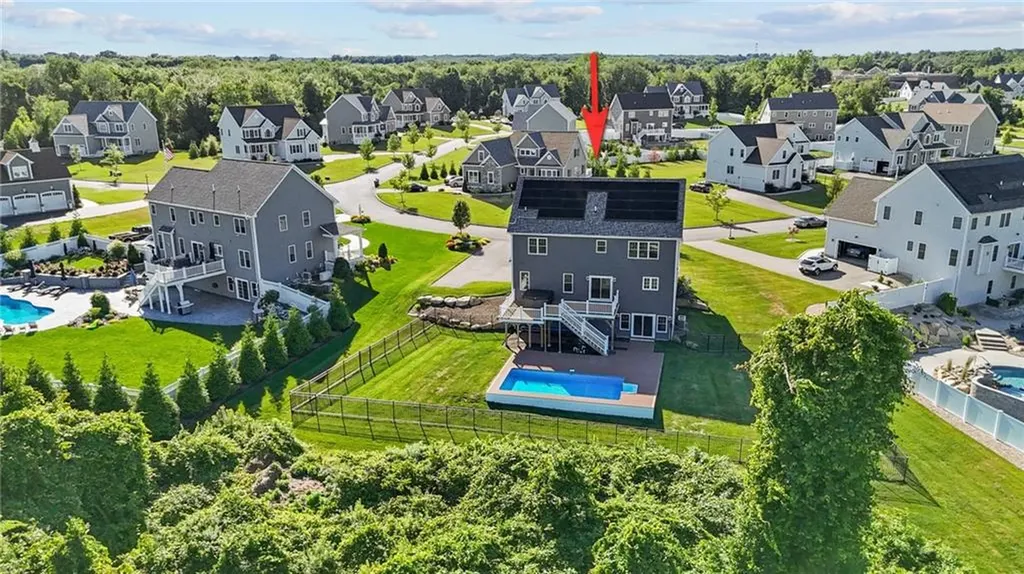87 Camden Lane Cranston RI 02921