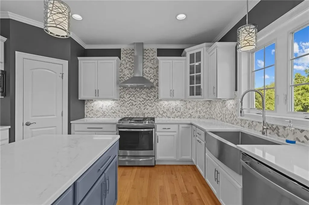 87 Camden Lane Cranston RI 02921