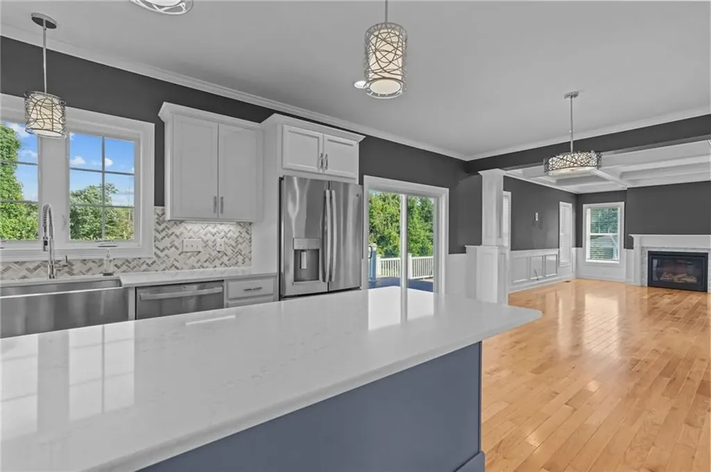 87 Camden Lane Cranston RI 02921