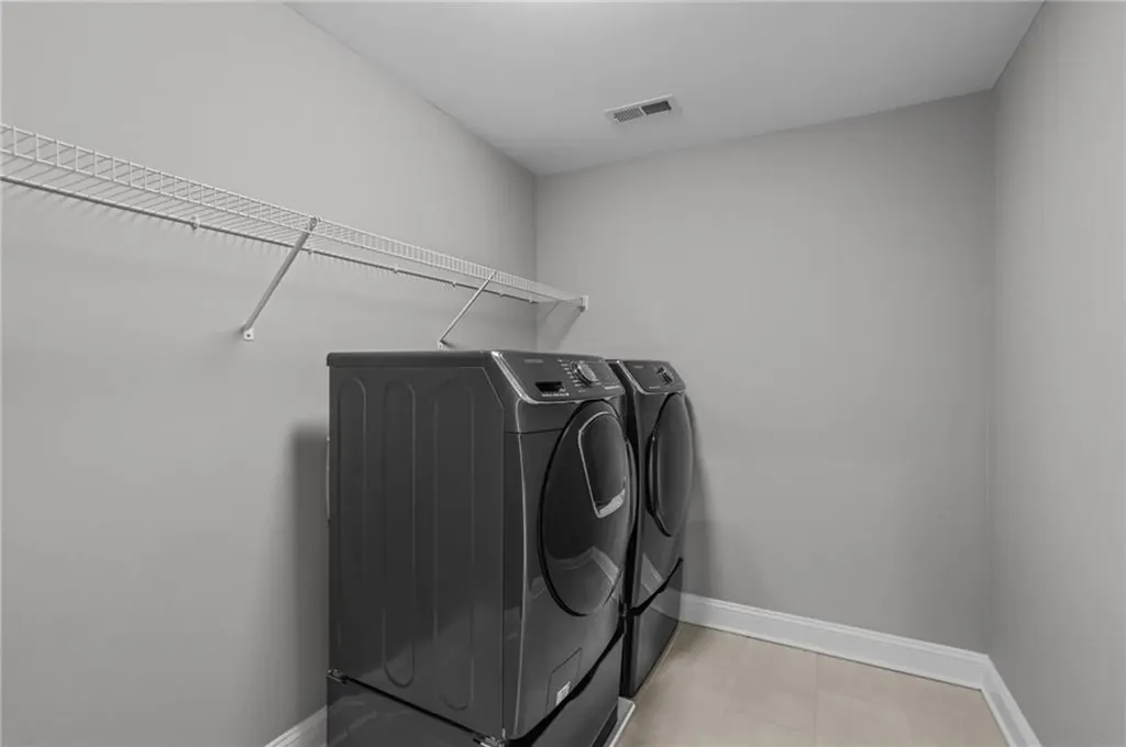 87 Camden Lane Cranston RI 02921