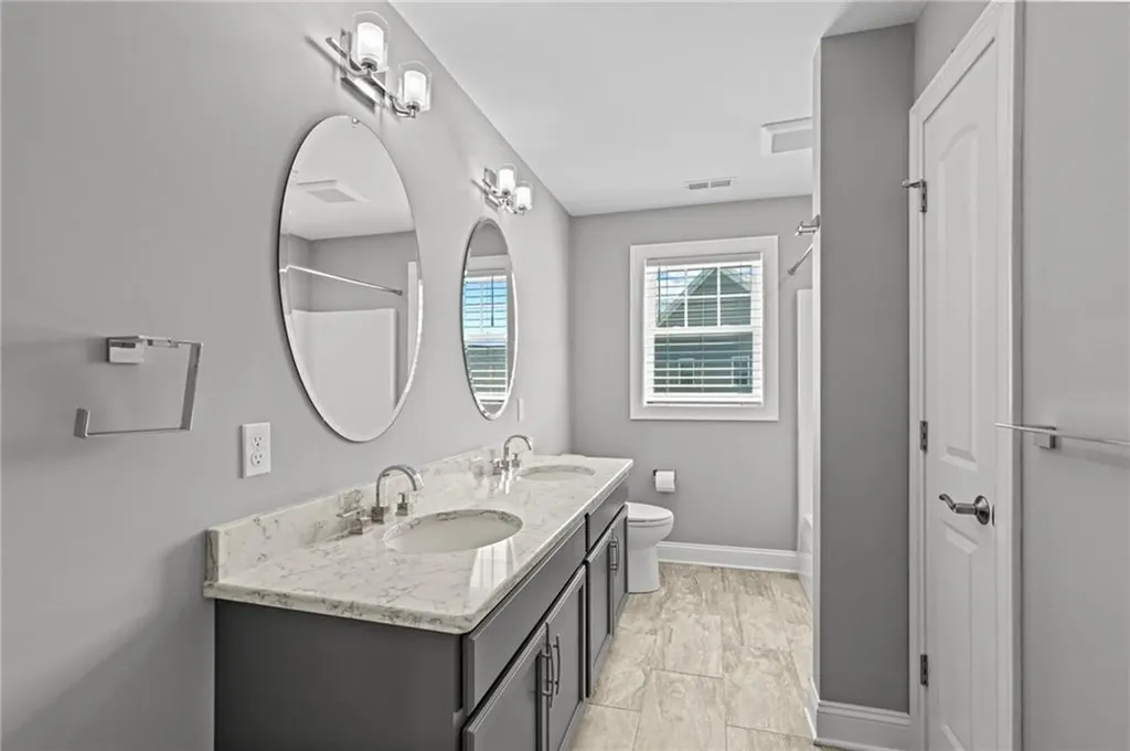 87 Camden Lane Cranston RI 02921