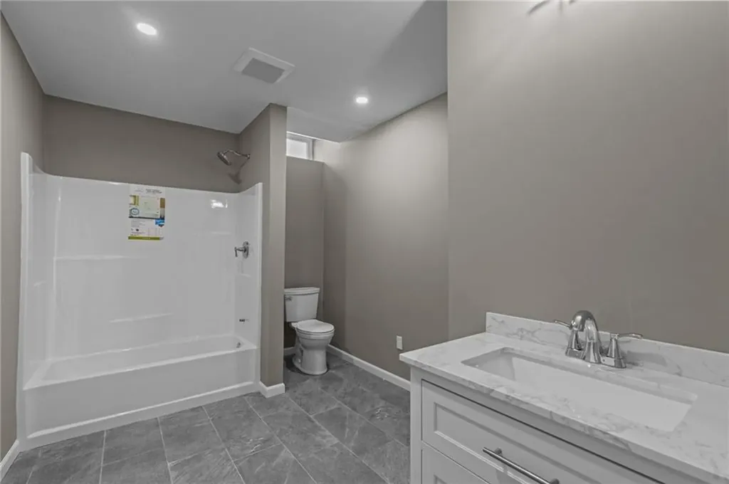 87 Camden Lane Cranston RI 02921