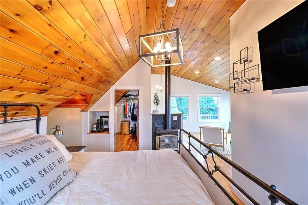 54 Strathmore Road Cranston RI 02905
