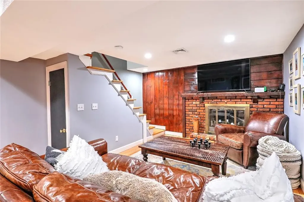 54 Strathmore Road Cranston RI 02905