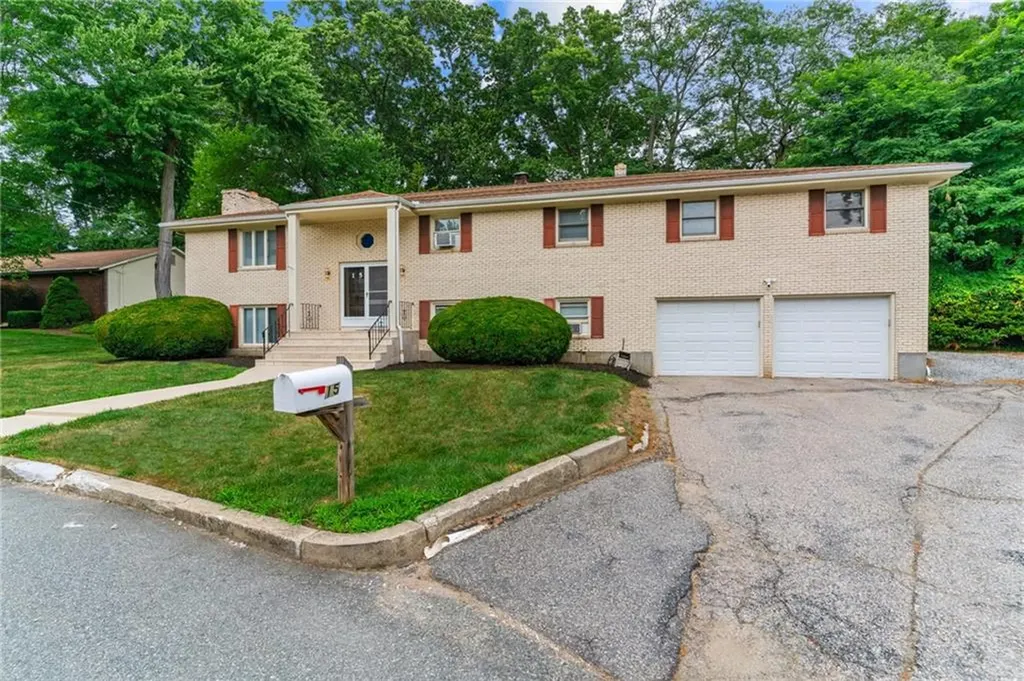 15 Brookdale Road North Providence RI 02904
