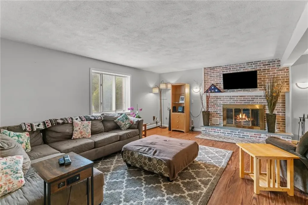 15 Brookdale Road North Providence RI 02904