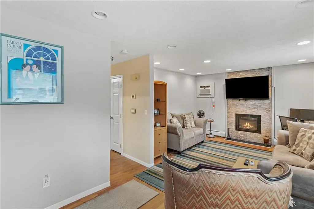 15 Brookdale Road North Providence RI 02904