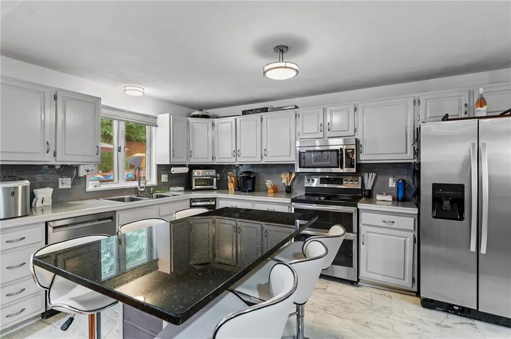 15 Brookdale Road North Providence RI 02904