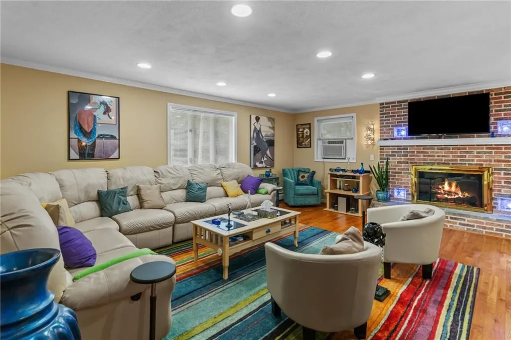 15 Brookdale Road North Providence RI 02904