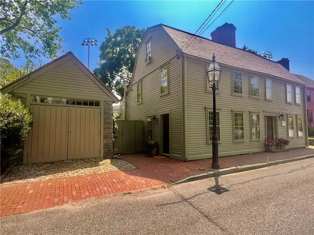22 Bridge Street Newport RI 02840