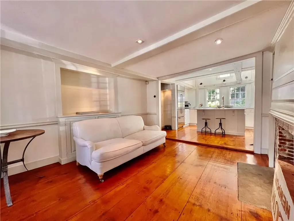 22 Bridge Street Newport RI 02840