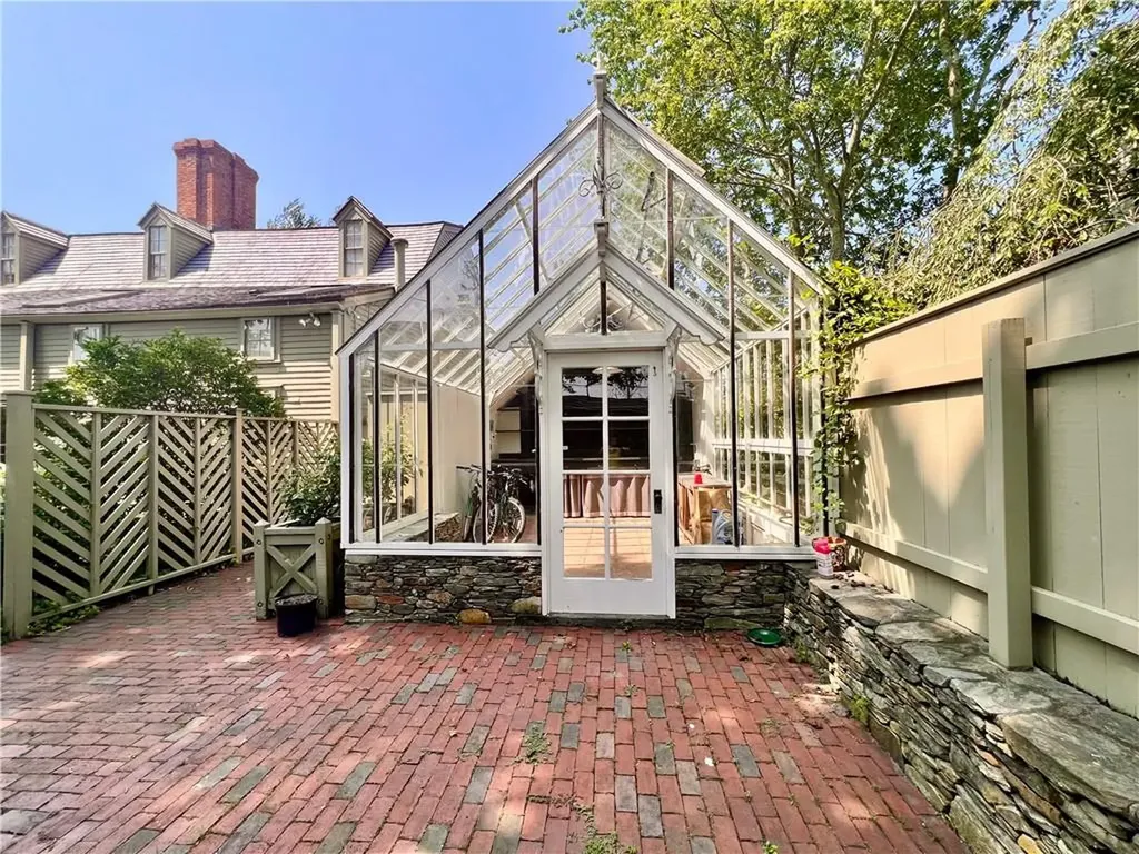 22 Bridge Street Newport RI 02840