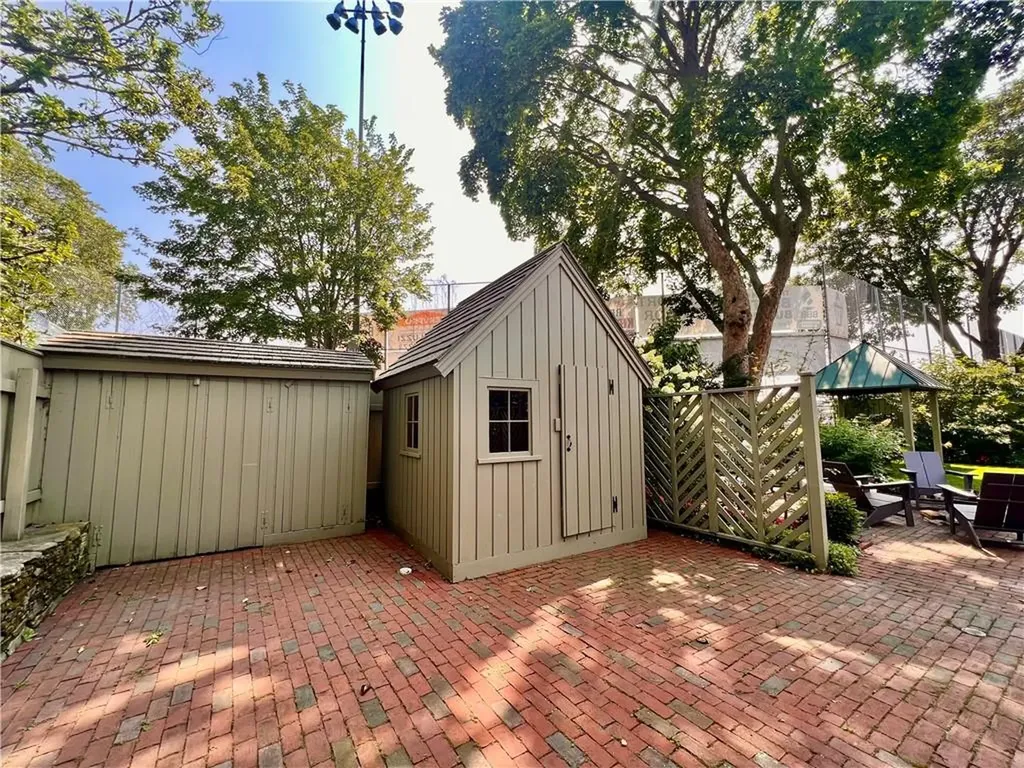 22 Bridge Street Newport RI 02840