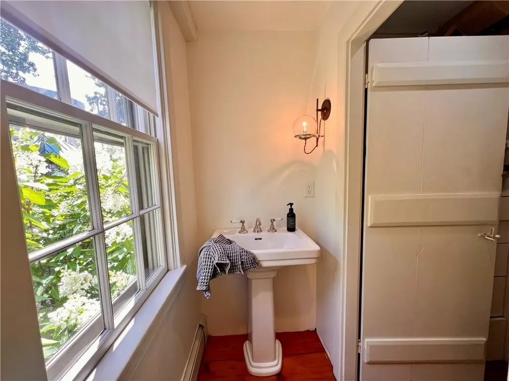 22 Bridge Street Newport RI 02840