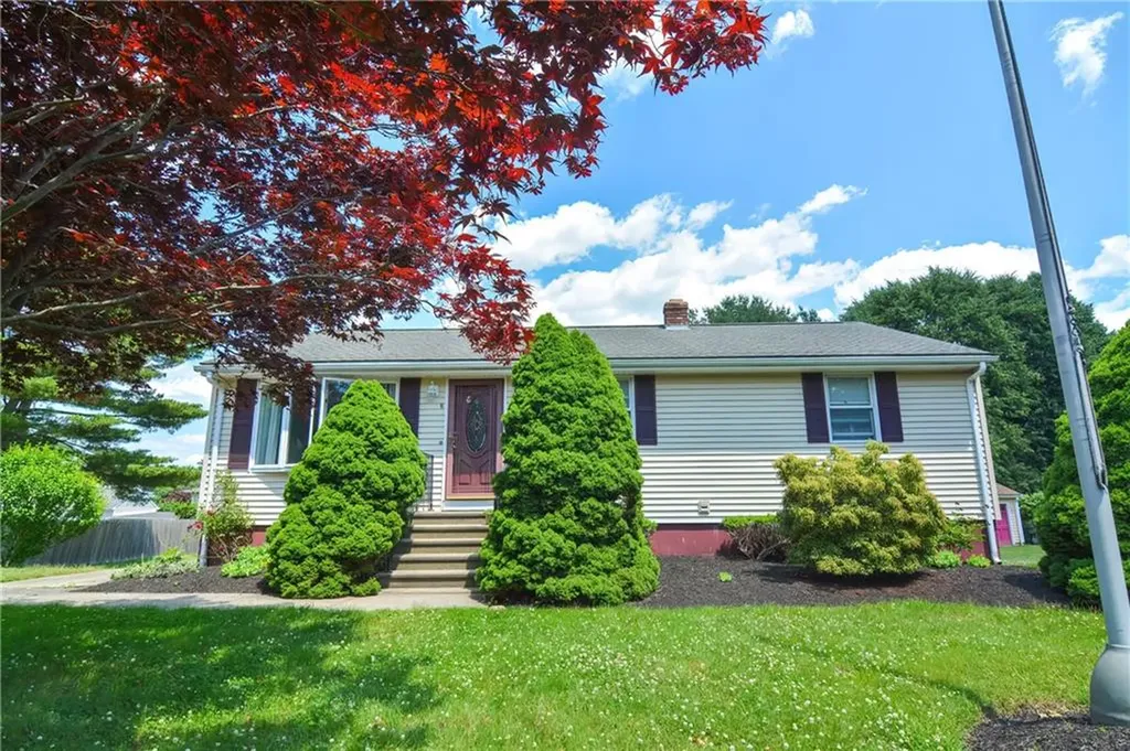 5 Alves Street Bristol RI 02809