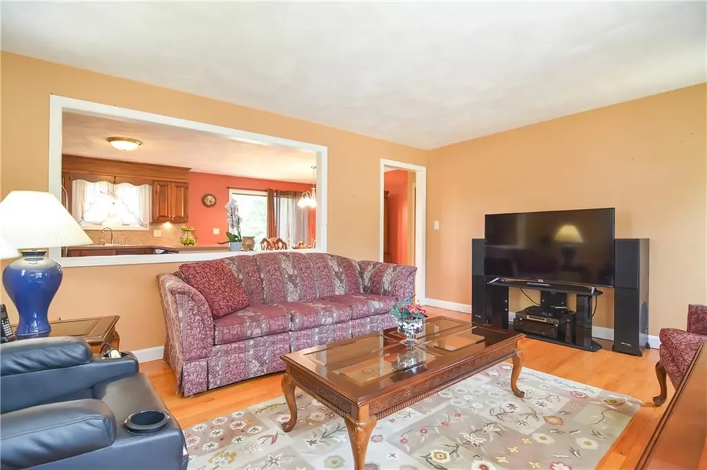 5 Alves Street Bristol RI 02809