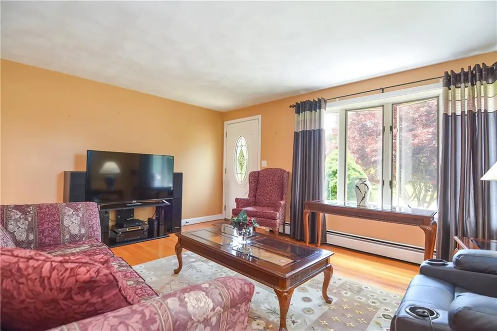 5 Alves Street Bristol RI 02809