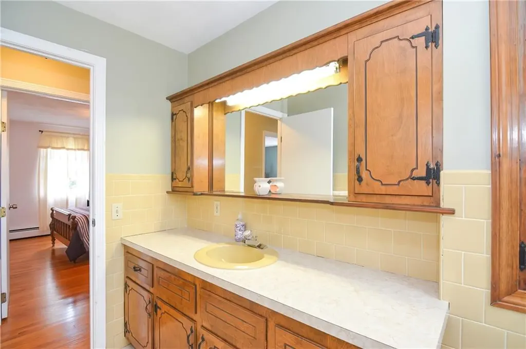 5 Alves Street Bristol RI 02809
