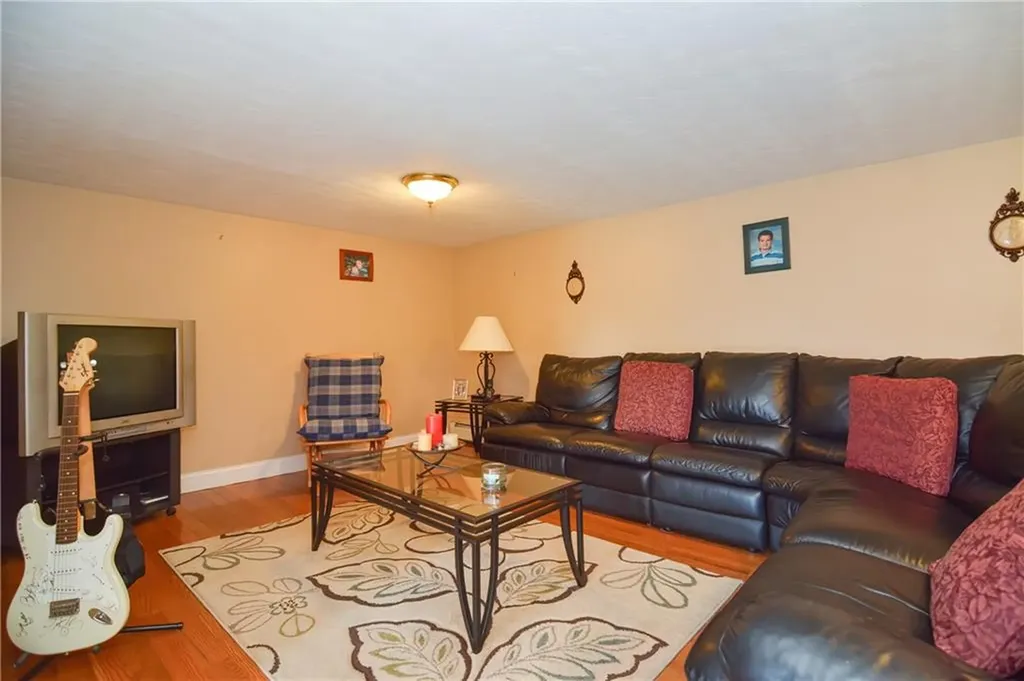 5 Alves Street Bristol RI 02809