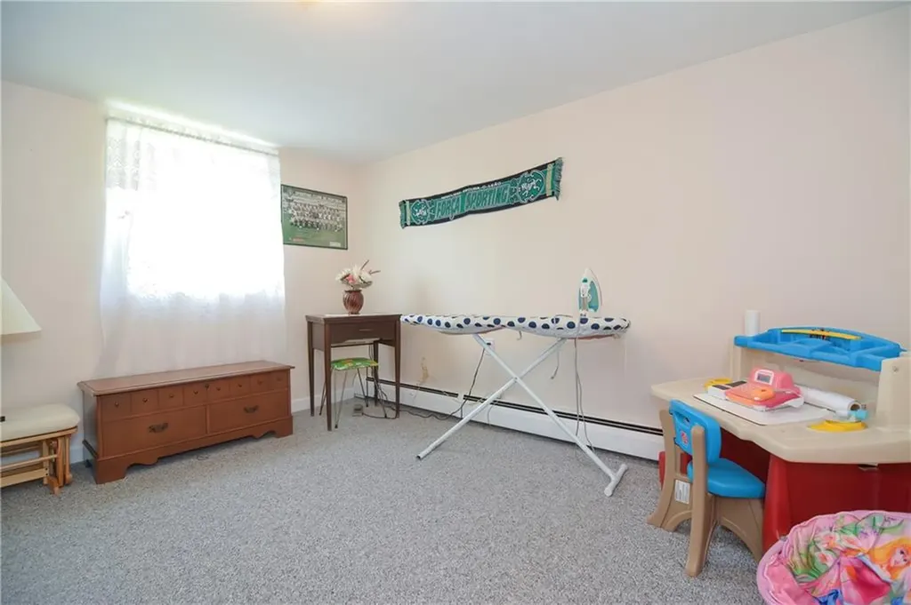 5 Alves Street Bristol RI 02809