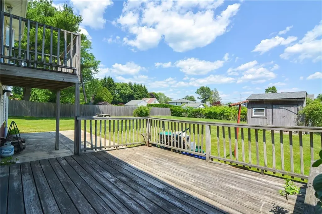 5 Alves Street Bristol RI 02809